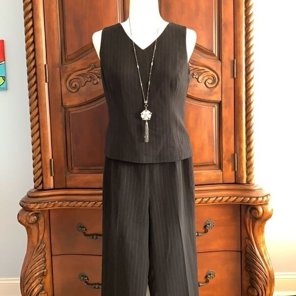 Kasper 3 piece black pinstripe pant suit- size 6P - Picture 4 of 10